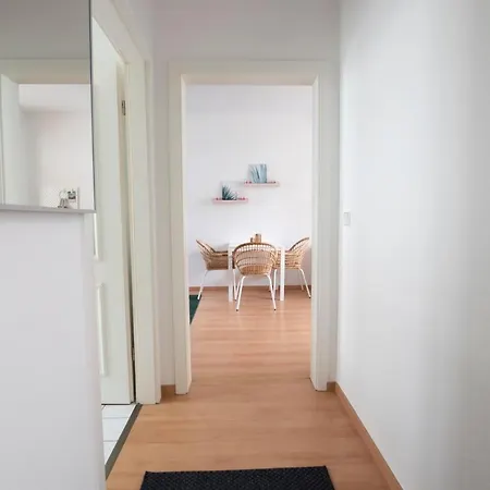 Gemuetlich Und Modern Mit Grossem Balkon * 茨维考
