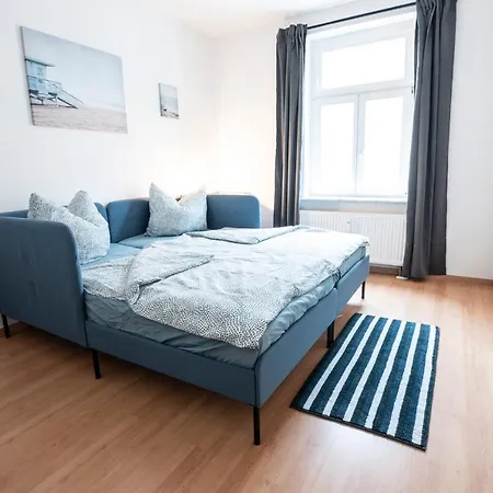 Gemuetlich Und Modern Mit Grossem Balkon