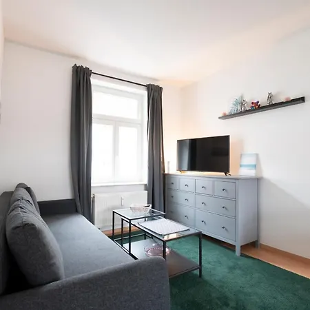 Gemuetlich Und Modern Mit Grossem Balkon 茨维考