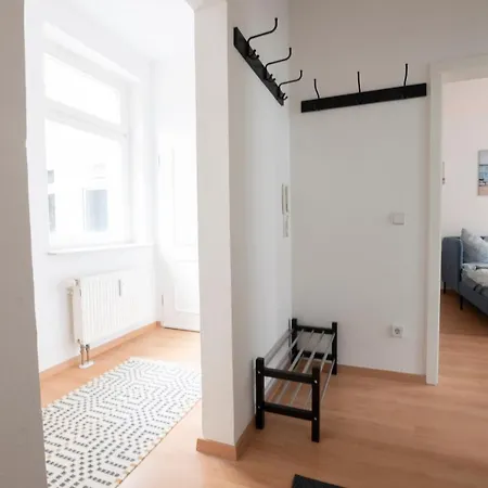 Gemuetlich Und Modern Mit Grossem Balkon 茨维考